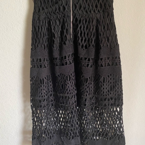 Ministry Of Style Laser Cut Scalloped Hem Black Structured Midi Demure Dress 6 - Picture 9 of 10